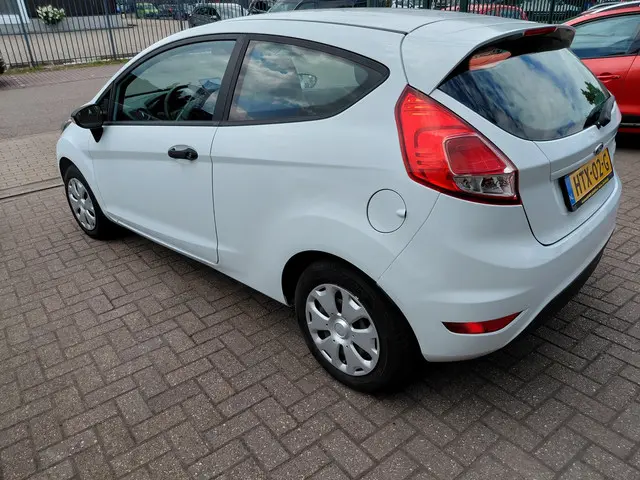Ford Fiesta 1.25 2015 Benzine 3