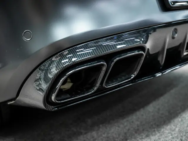 Mercedes-Benz C-Klasse Cabrio AMG 63 S 2022 Benzine 16