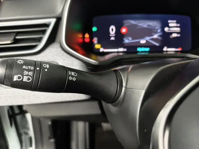 Renault Clio 1.0 TCe 90 GPF techno 2024 Benzine 21