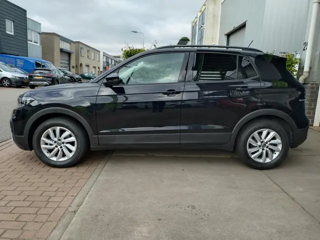 Volkswagen T-Cross 3