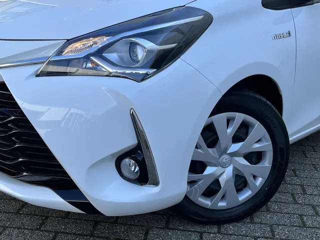 Toyota Yaris 1.5 Hybrid Active 2019 Hybride Benzine 37