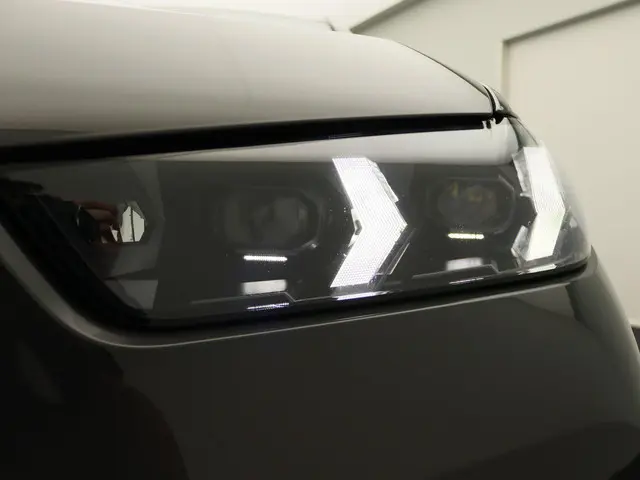 BMW X5 xDrive50e 2024 Hybride Benzine 6