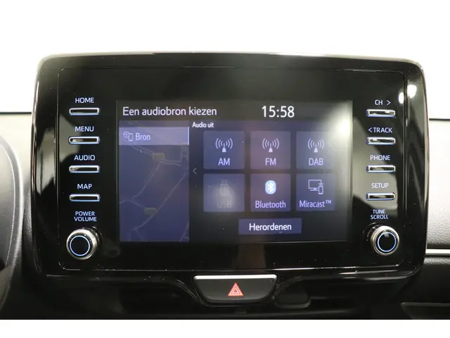 Toyota Yaris 1.5 Hybrid Dynamic, 2022 Hybride Benzine 23