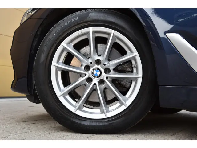BMW 5 Serie Touring 520i High Executive 2017 Benzine 40