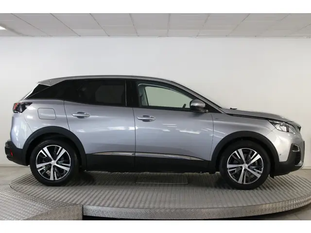 Peugeot 3008 1.6 HYbrid 225 Allure 2020 Hybride Benzine 8