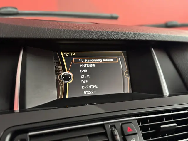 BMW 5 Serie Touring 520i Luxury Edition 2014 Benzine 37