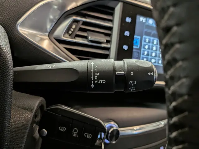 Peugeot 308 1.2 VTi Active 2014 Benzine 18