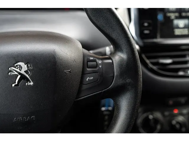 Peugeot 208 1.2 PureTech Active Trekhaak 2017 Benzine 29