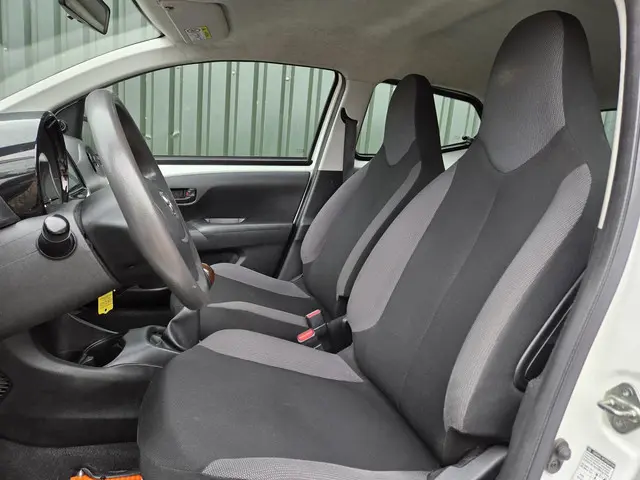 Toyota Aygo 1.0 VVT-i X-Play NAVI 2017 Benzine 11