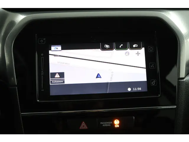 Suzuki Vitara 1.6 High Executive 2015 Benzine 28