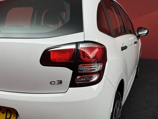 Citroën C3 1.0 PureTech Attraction 2016 Benzine 23