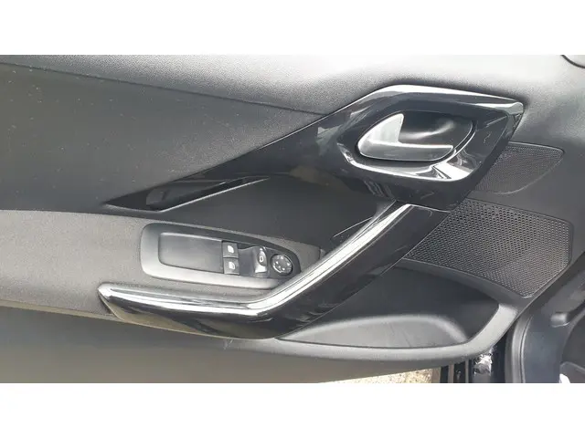 Peugeot 208 1.2 PureTech Blue Lion 2016 Benzine 20