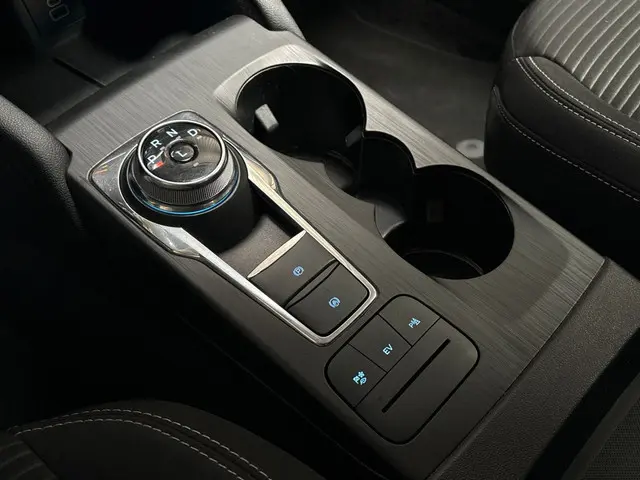 Ford Kuga 2.5 PHEV Titanium 2022 Hybride Benzine 10