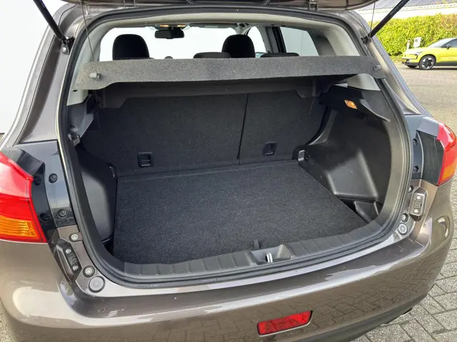 Mitsubishi ASX 1.6 Cleartec Intense 2016 Benzine 17