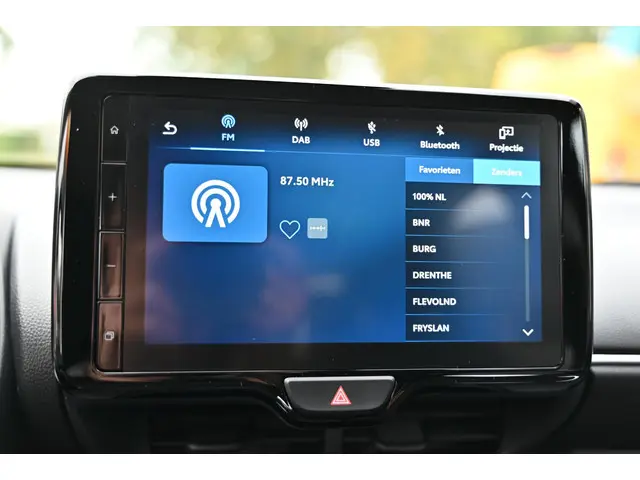 Mazda 2 Hybrid 1.5 Centre-line 2025 Hybride Benzine 27