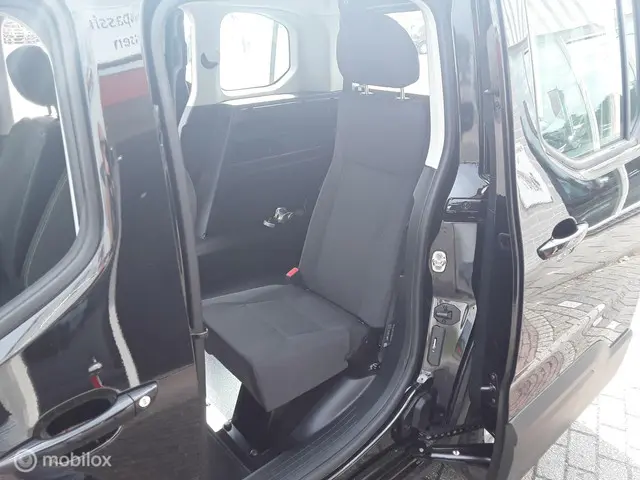 Peugeot Rifter 1.2 Puretech Allure 2021 Benzine 14