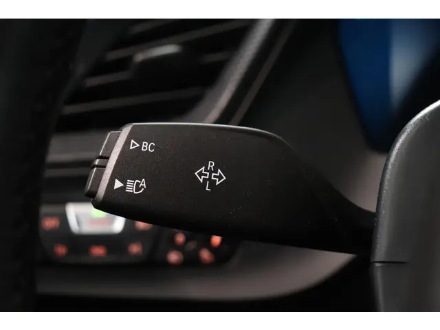 BMW 1 Serie 118i Business Edition Plus 2022 Benzine 32