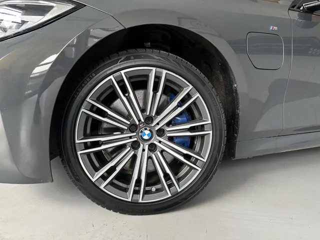 BMW 3 Serie 330e M Sport 2019 Hybride Benzine 6