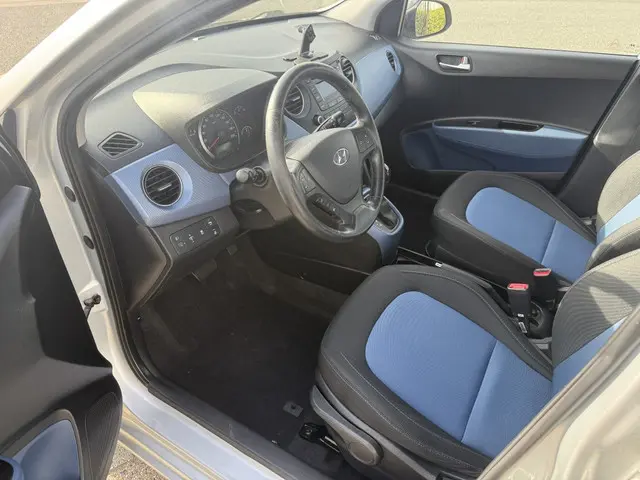 Hyundai i10 1.2i 2015 Benzine 10