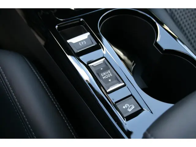 Peugeot 2008 1.2 PureTech GT 2023 Benzine 29
