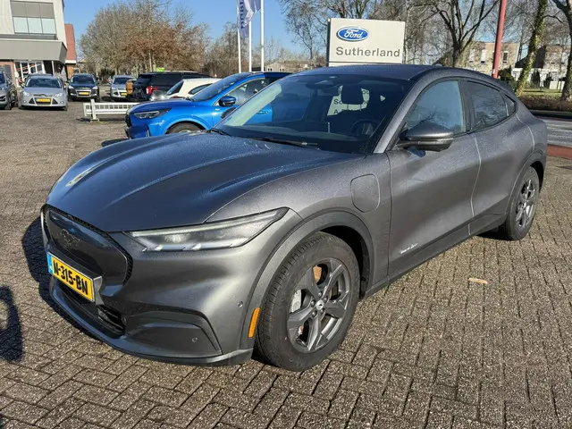 Ford Mustang Mach-E RWD 75 kWh 2021 Elektrisch 3