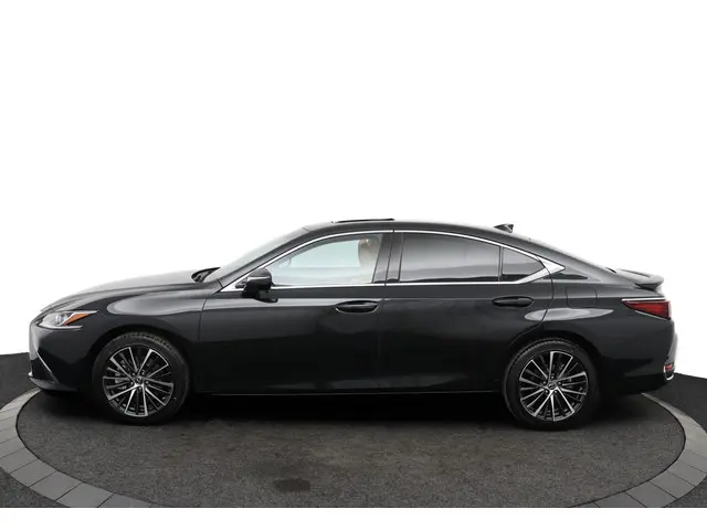 Lexus ES 300h Luxury Line 2025 Hybride Benzine 3