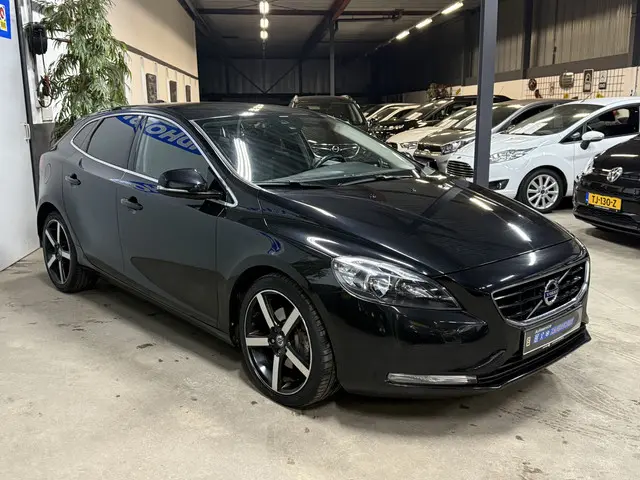 Volvo V40 1.6 T3 momentum // ECC // Cruise 2013 Benzine 4