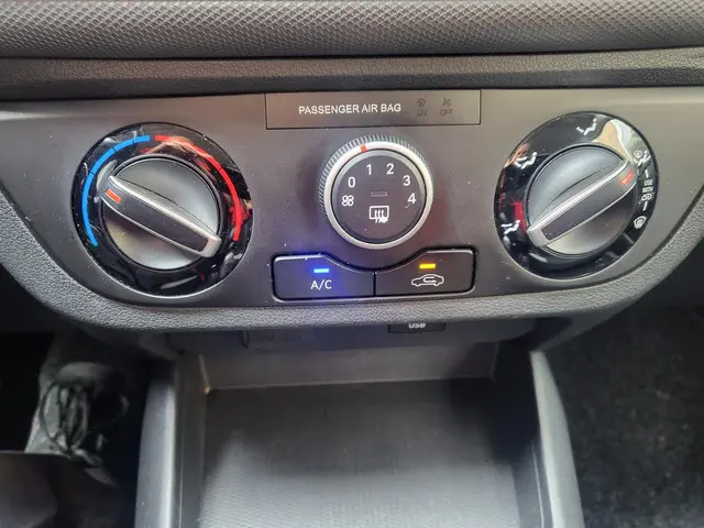 Hyundai i10 1.0 Comfort 2022 Benzine 10