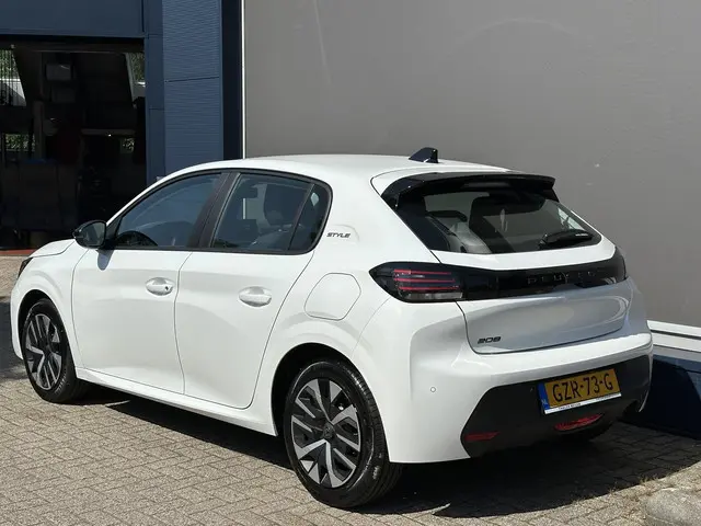 Peugeot 208 1.2 Style 2025 Benzine 4