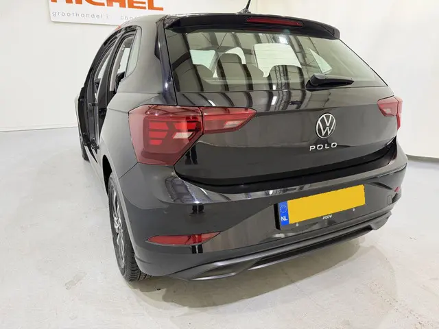 Volkswagen Polo VI HB 1.0 TSI Life 2023 Benzine 4
