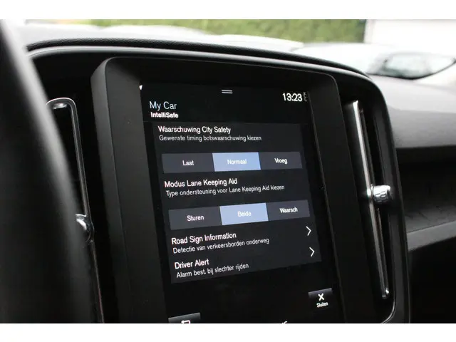 Volvo XC40 1.5 T2 Momentum Core 2021 Benzine 30