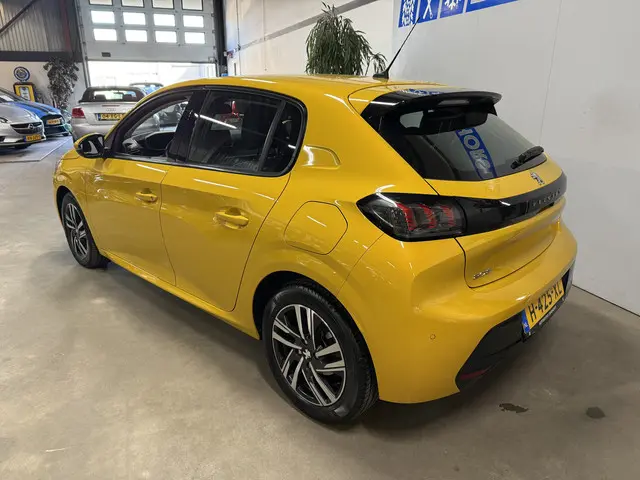Peugeot 208 1.2 PureTech Allure 2020 Benzine 2