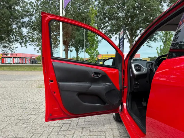 Toyota Aygo 1.0 VVT-i x-wave 2016 Benzine 12