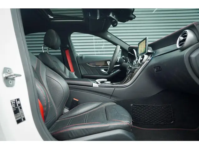 Mercedes-Benz C-Klasse AMG 43 4MATIC 2016 Benzine 21