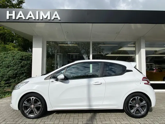 Peugeot 208 1.2i 82pk Active 2013 Benzine 3