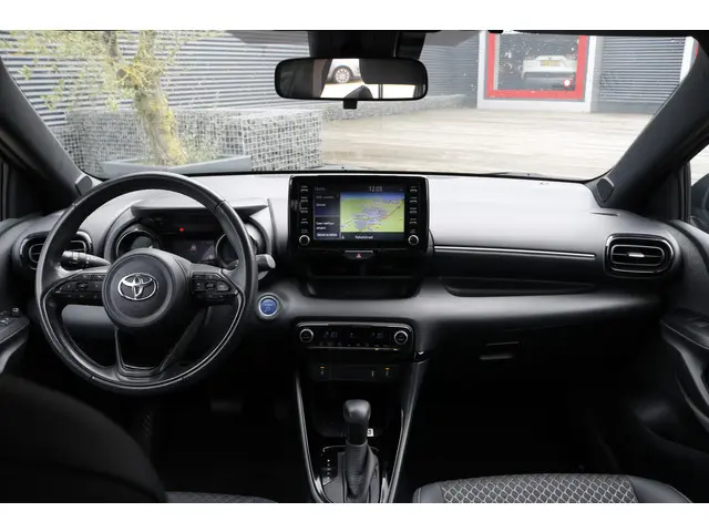 Toyota Yaris 1.5 Hybrid Executive 2021 Hybride Benzine 21