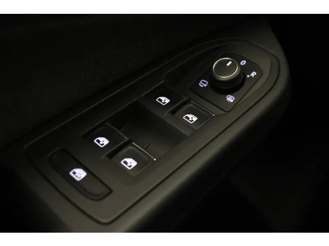 Volkswagen Golf Variant 1.0 TSI Life 2022 Benzine 17