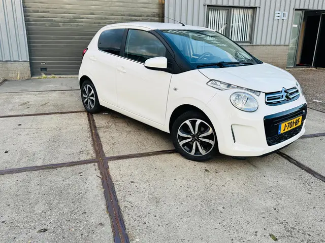 Citroën C1 1.0 VTi Shine Camera+Airco 2020 Benzine 2