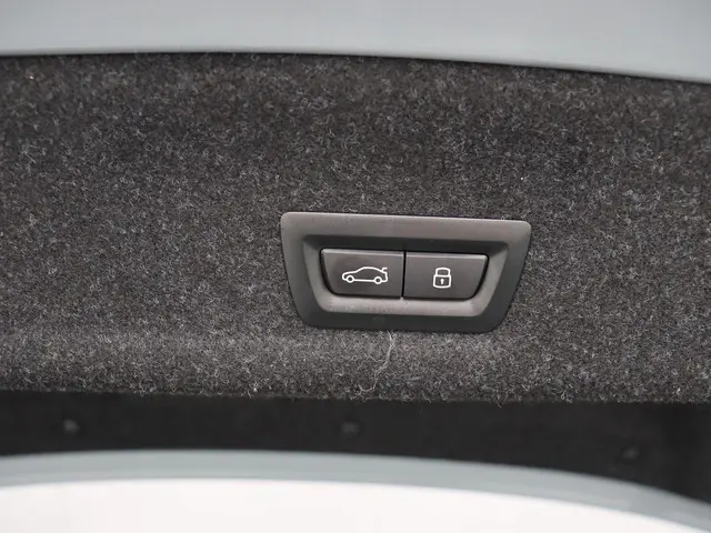 BMW 3 Serie Sedan 330e 2023 Hybride Benzine 20