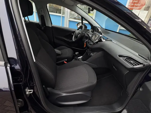 Peugeot 208 1.2 RIJKLAAR! Nieuwe Distributie 2019 Benzine 34