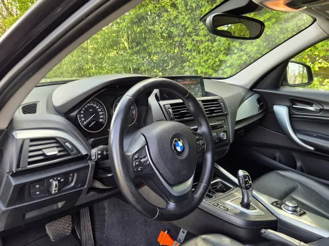 BMW 1 Serie 116i High Executive 2013 Benzine 15
