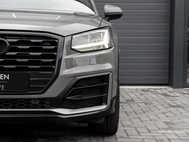 Audi Q2 35 TFSI S-Line 2020 Benzine 35