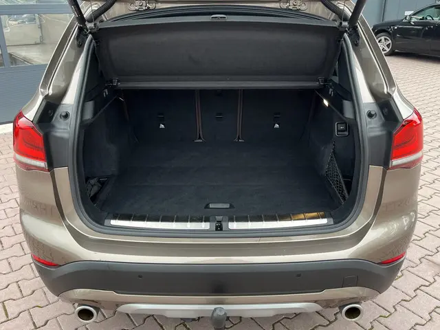 BMW X1 sDrive20i 192PK VDL Nedcar Edition 2019 Benzine 41