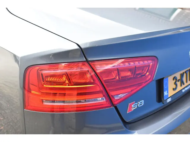 Audi A8 4.0 TFSI S8 quattro Pro Line+ 2013 Benzine 10