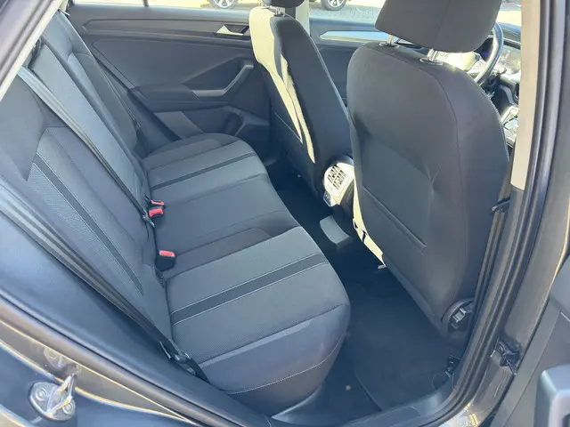 Volkswagen T-Roc 1.5 TSI Life Business 2024 Benzine 6