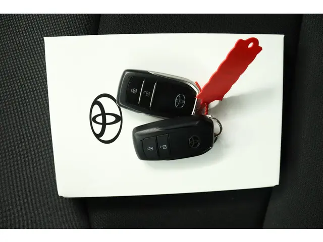 Toyota C-HR 1.8 Hybrid 140 Dynamic 2024 Hybride Benzine 11