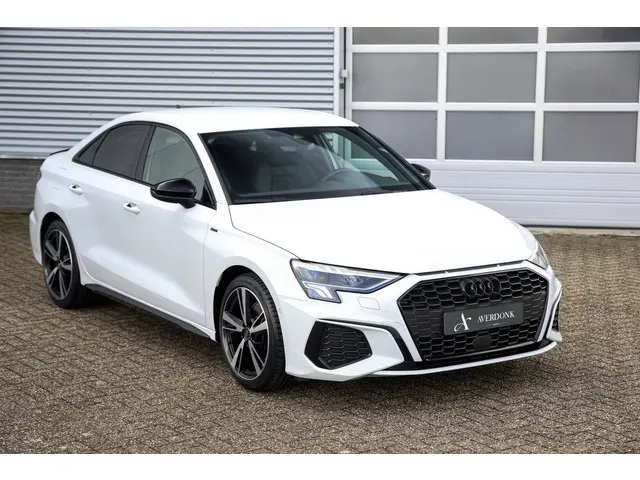 Audi A3 Limousine 35 TFSI 3x S-Line 150PK 2023 Benzine 12