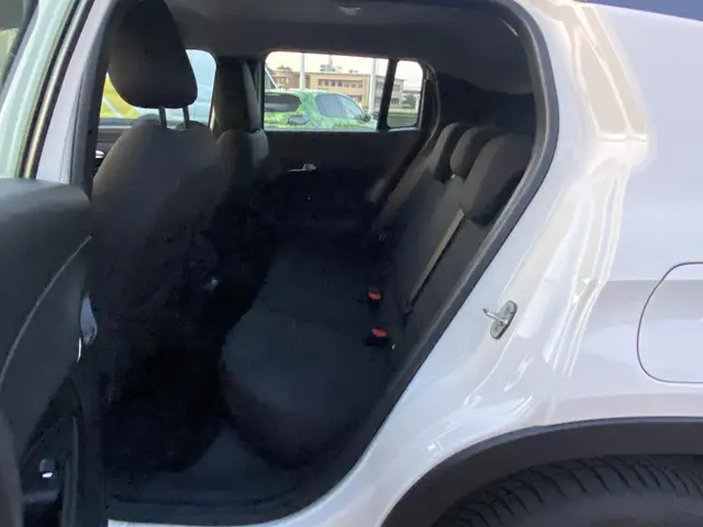 Jeep Avenger Longitude 54 kWh 2024 Elektrisch 12