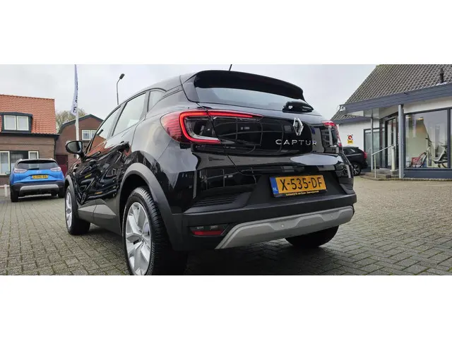 Renault Captur 1.0 TCe 90 evolution 2023 Benzine 12