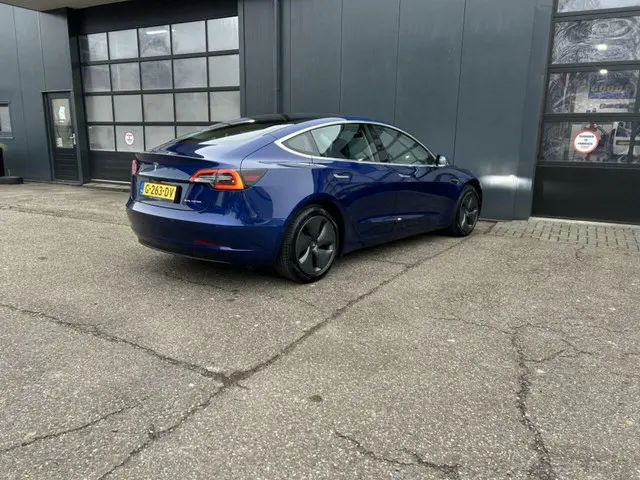 Tesla Model 3 3